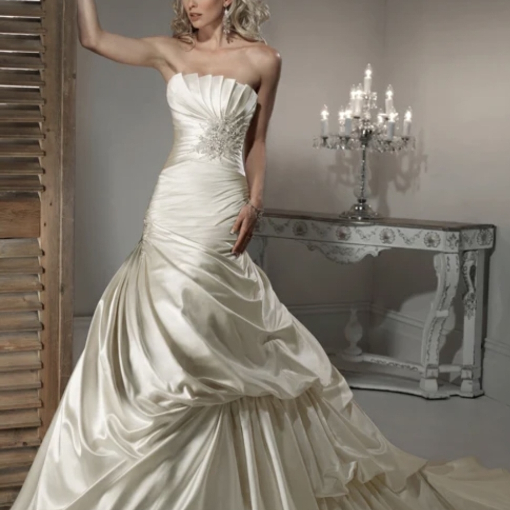 SOLD*** Maggie Sottero Couture Ivory Bridal Gown